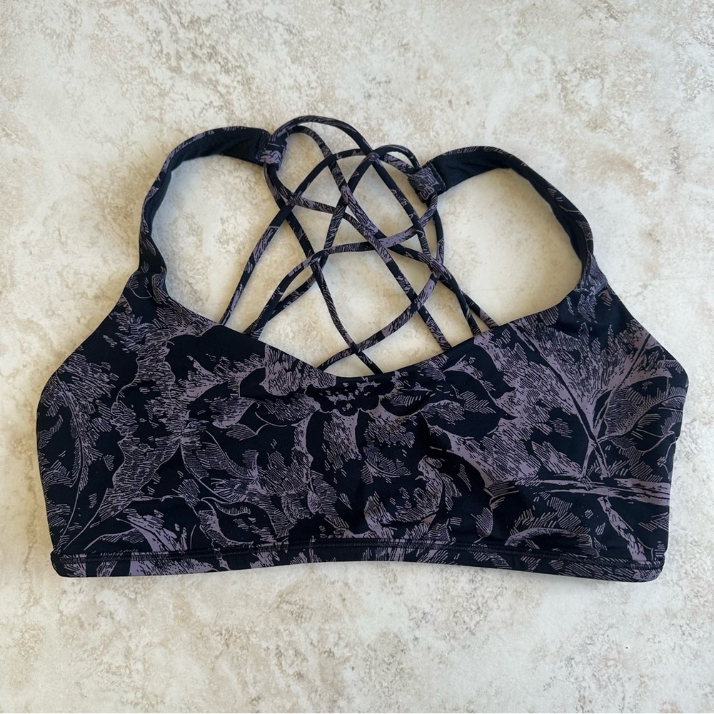 LULULEMON Free To Be Sports Bra